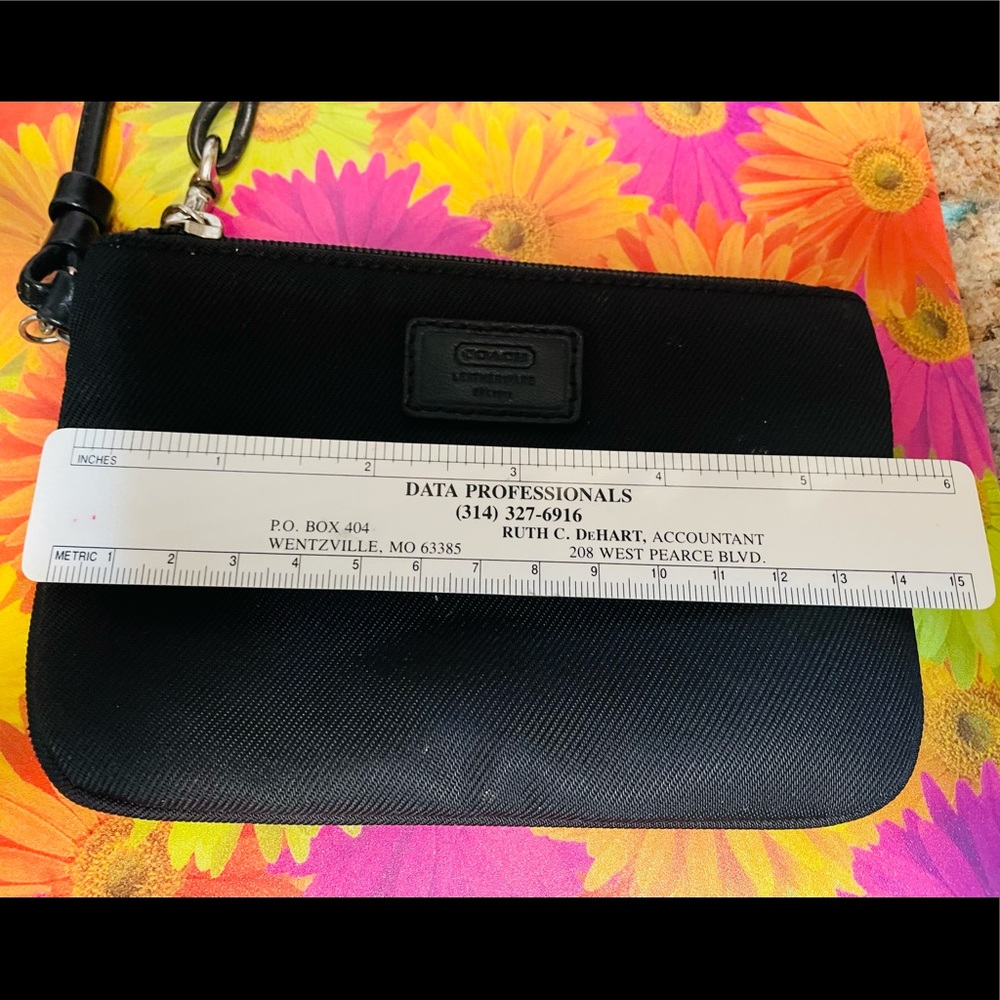 Coach Wristlet - Picture 6 of 7